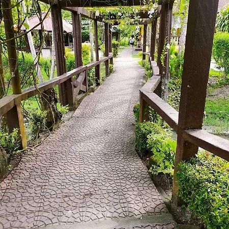 Pantropi-Coco Farm Hotel Calapan Kültér fotó